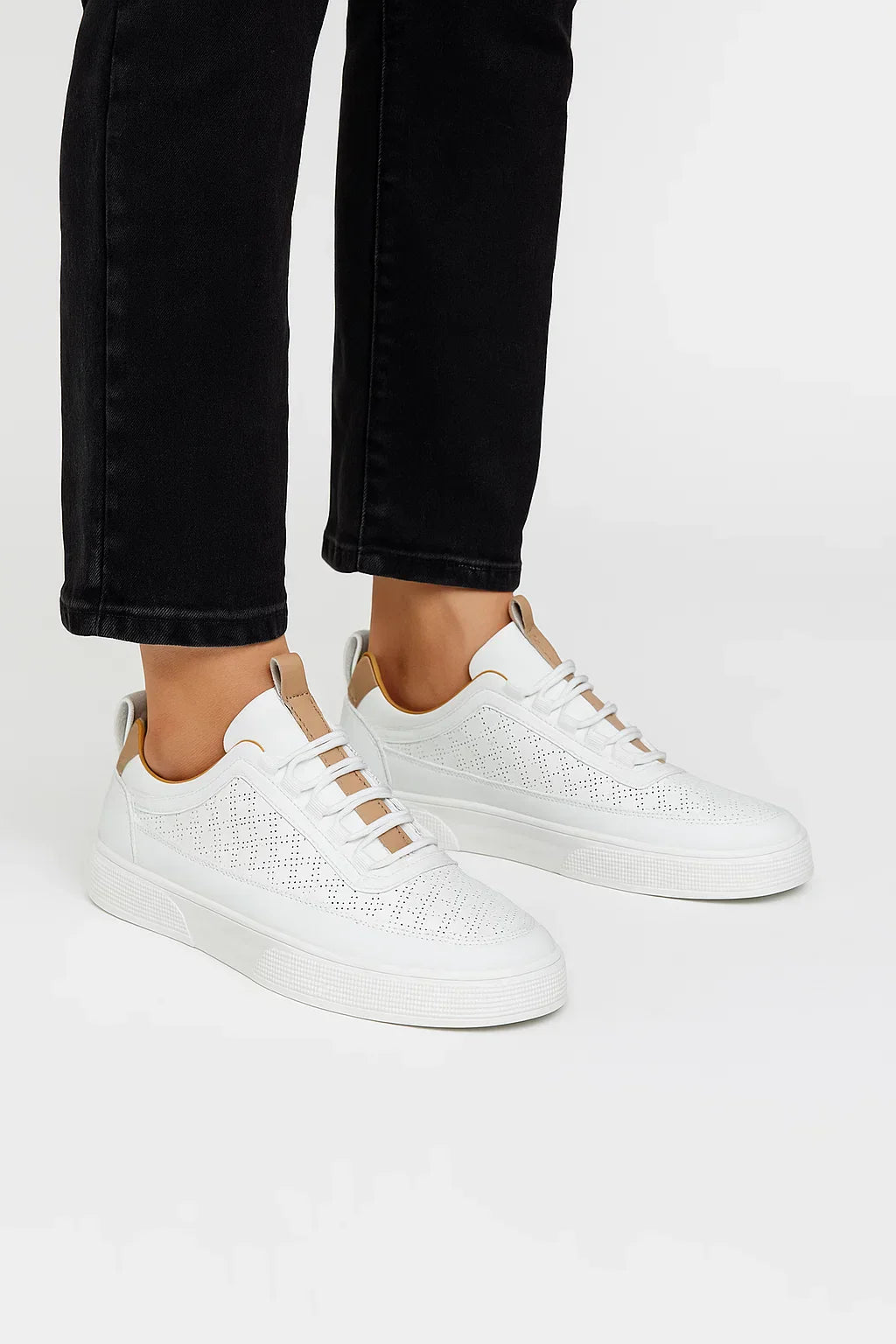Men's Sneakers Leather Casual Breathable Perforated Design